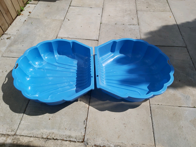 plastic sand and water pit